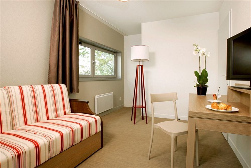 Terres De France - Appart'Hotel Quimper Bretagne エクステリア 写真